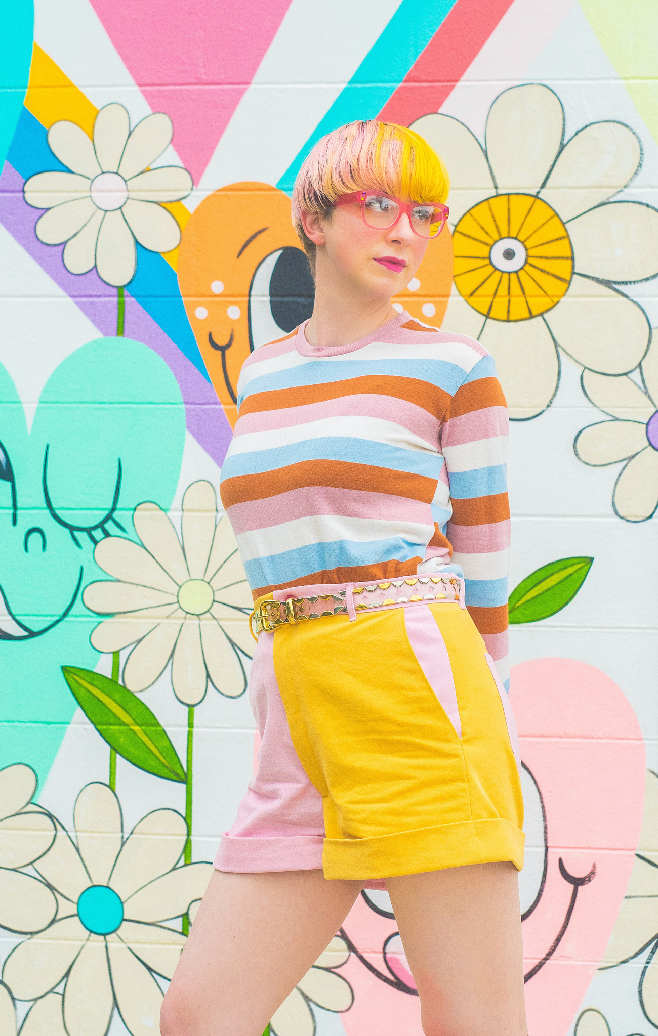 062 // SHORT FENDU