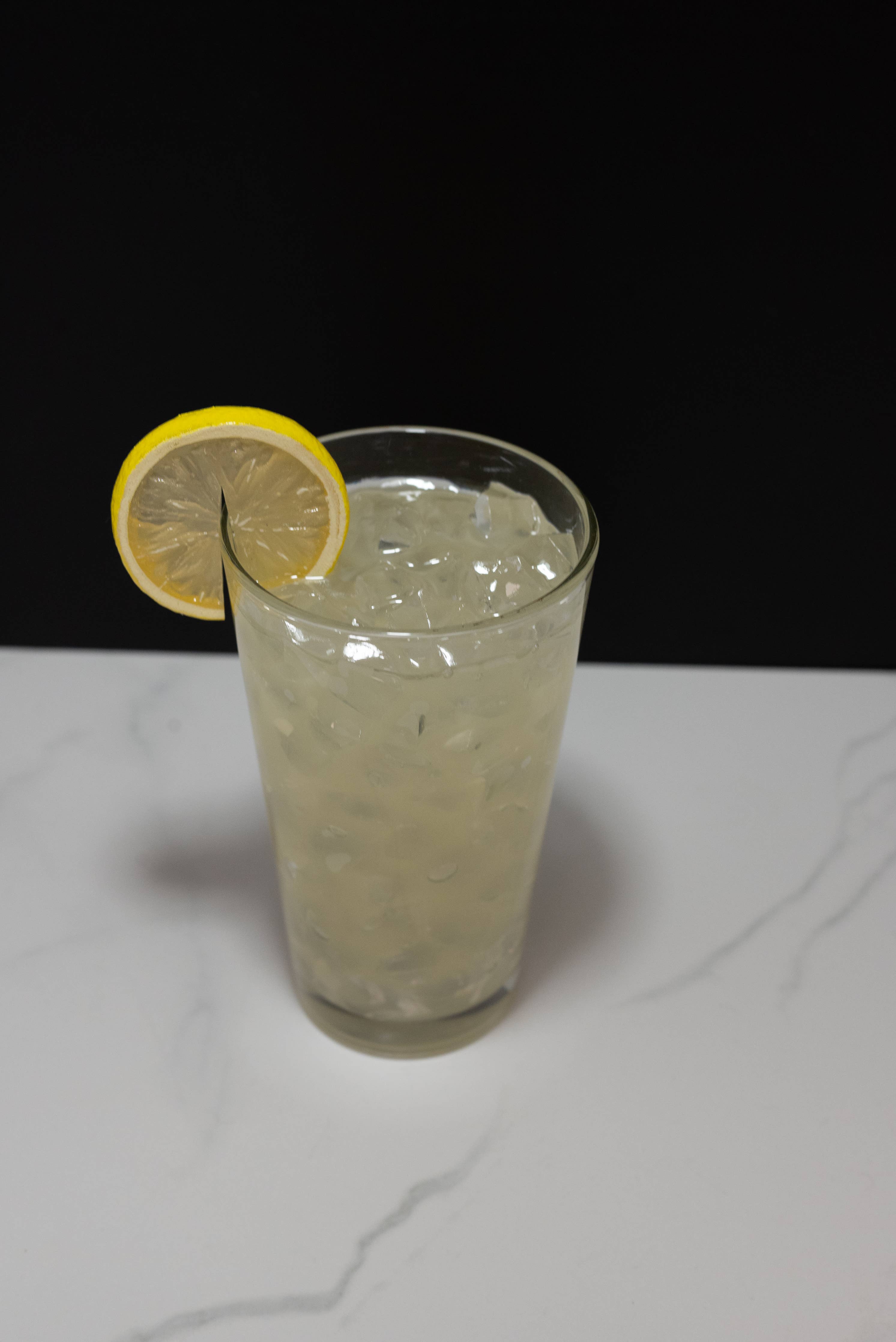 Verre à Limonade Artificiel - Objet Décoratif de Table
