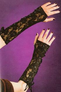 Goth glovelettes — black lace fingerless gloves, one size