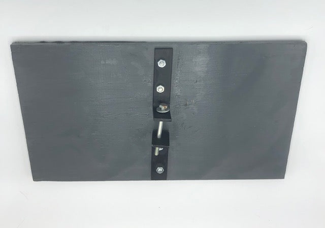 Non-skid floor plate — rocker heel bracket support for stage flats