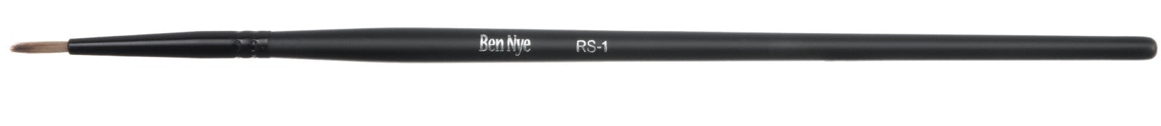 Ben Nye RS-1 Fine Point Custom Round Brush — detail view, fine tip