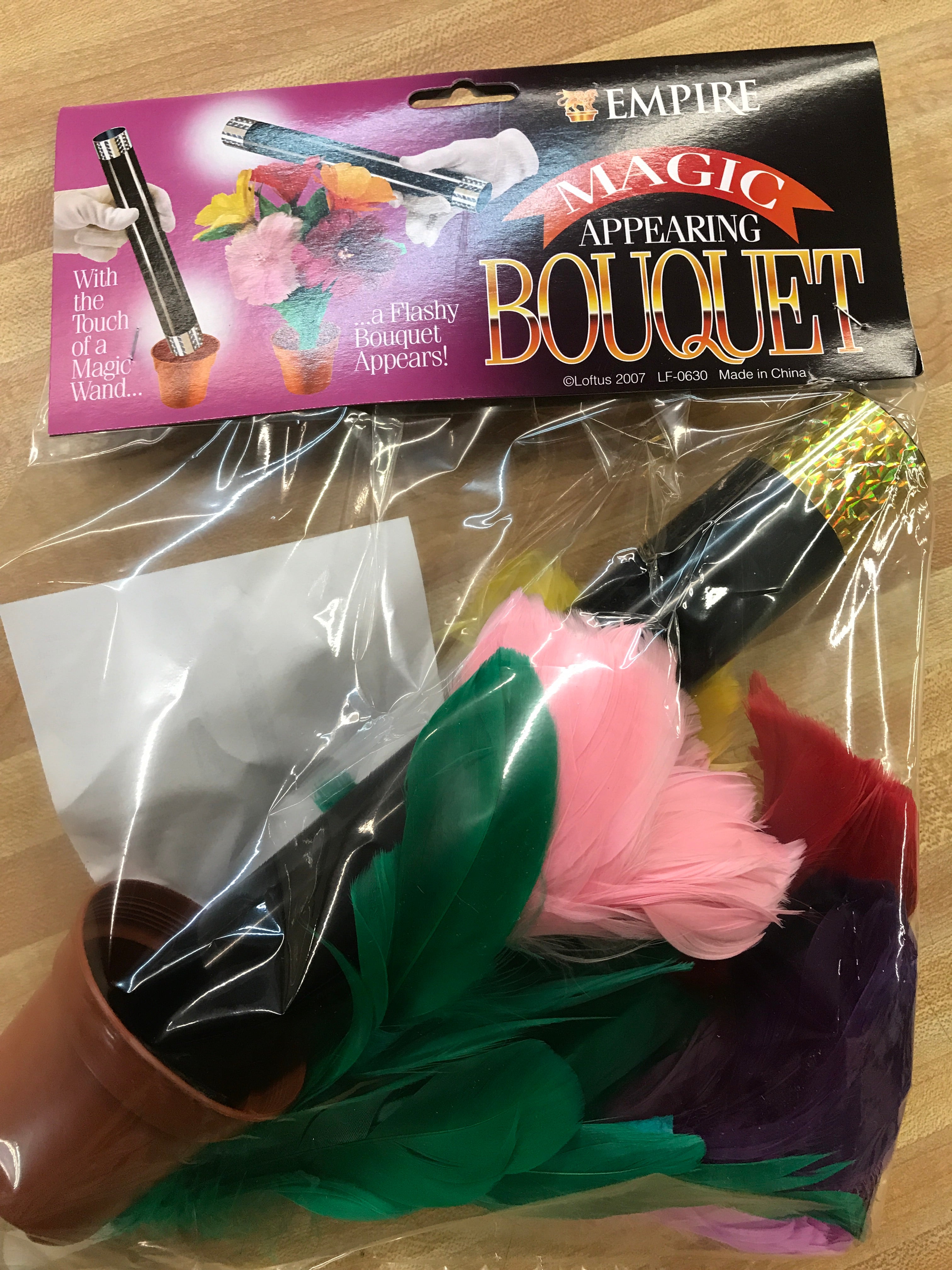 Magic appearing bouquet