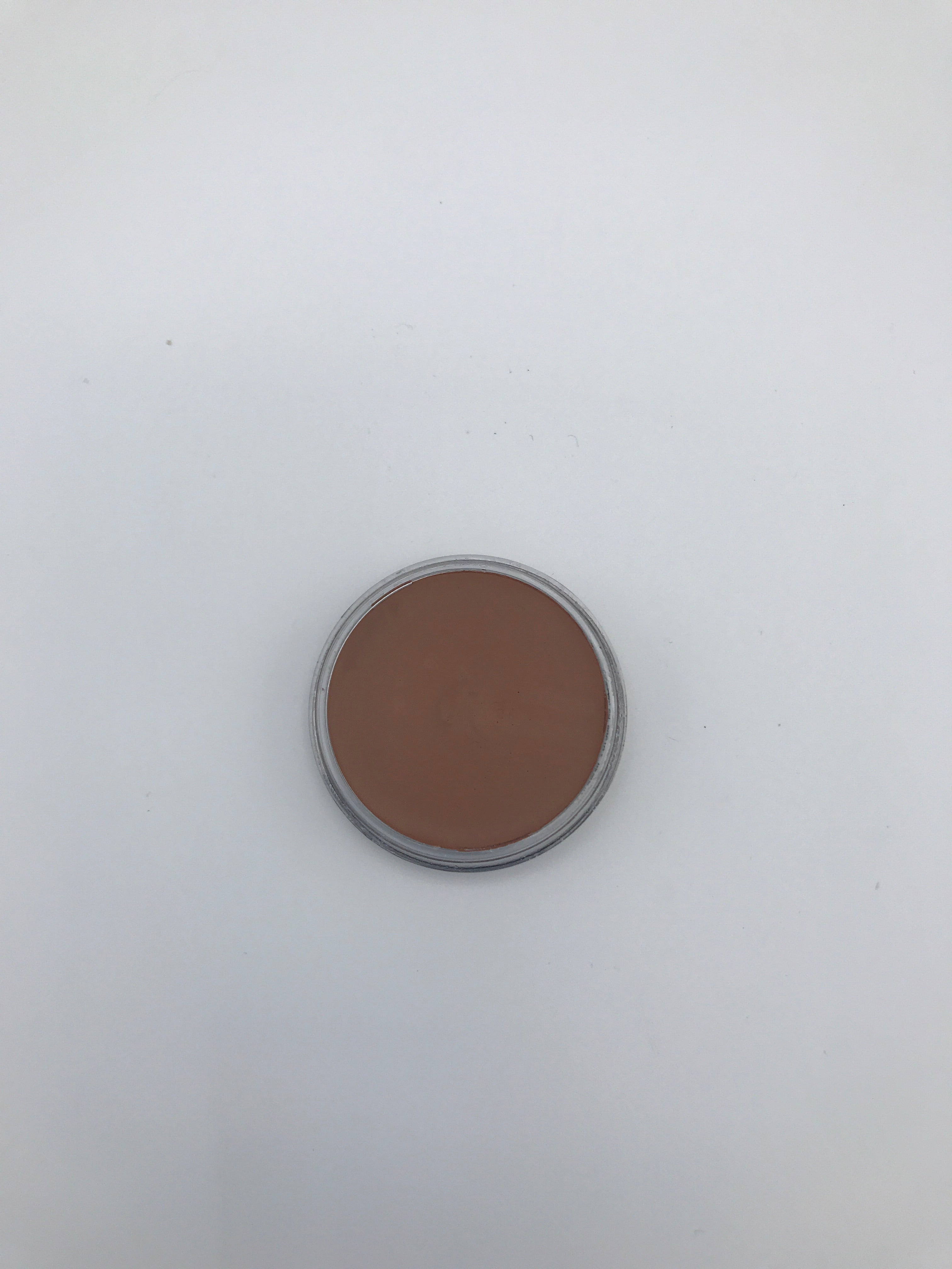 Base de Maquillaje Mate FT-9 Olive Amber (DS)