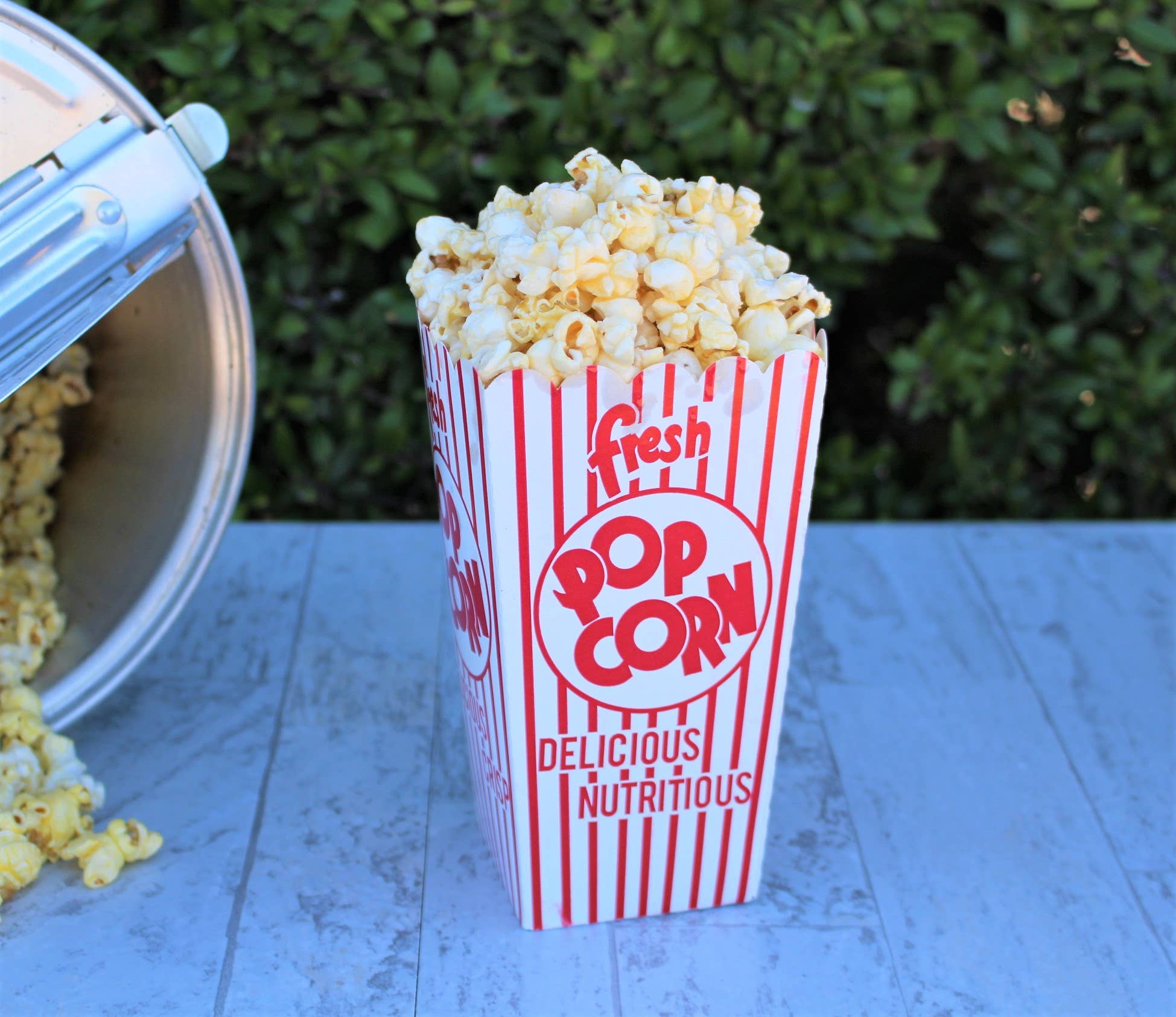 Realistic Decorative Tabletop Popcorn Box