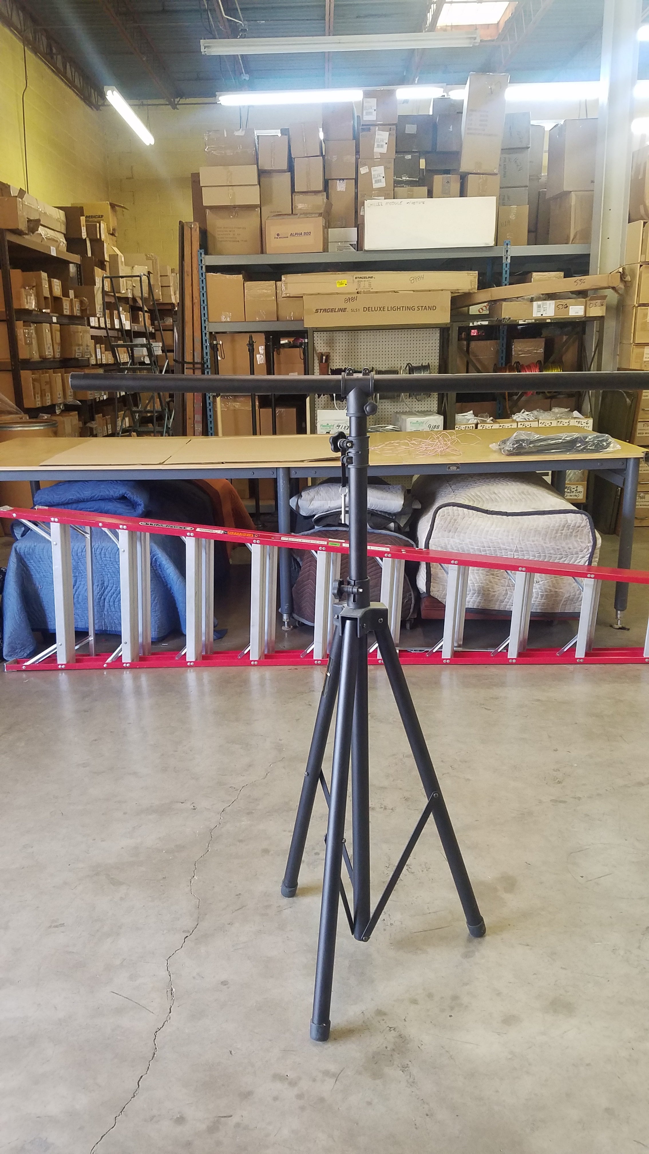 Used Telescoping Tripod Light Stand with Cross Bar